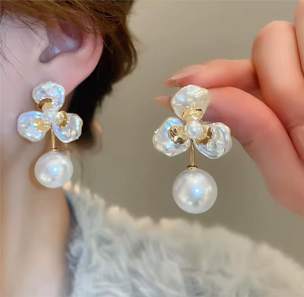 İnci İşlemeli Çiçek Küpe