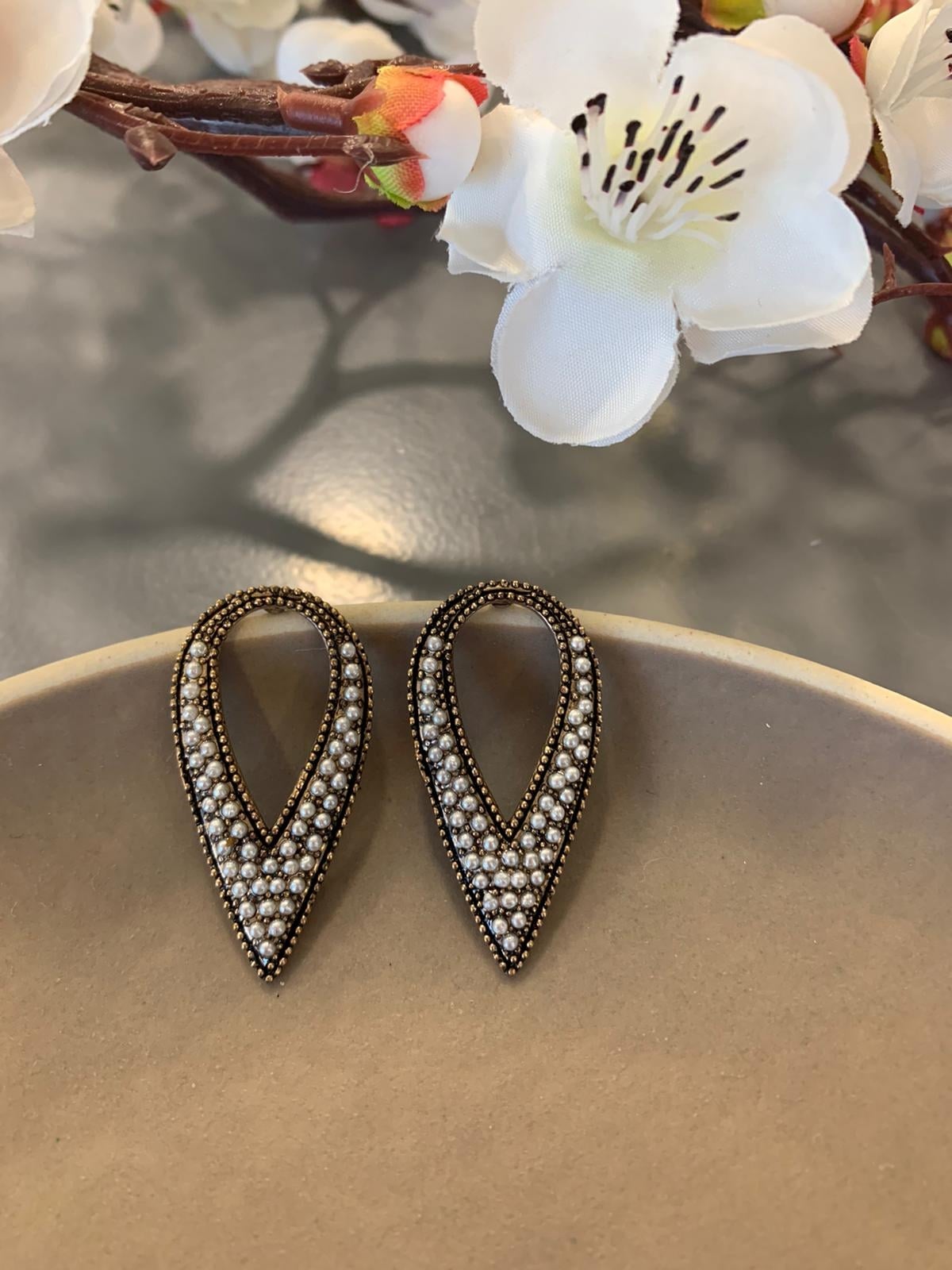 İncili Bronz Metal Ters Damla Küpe