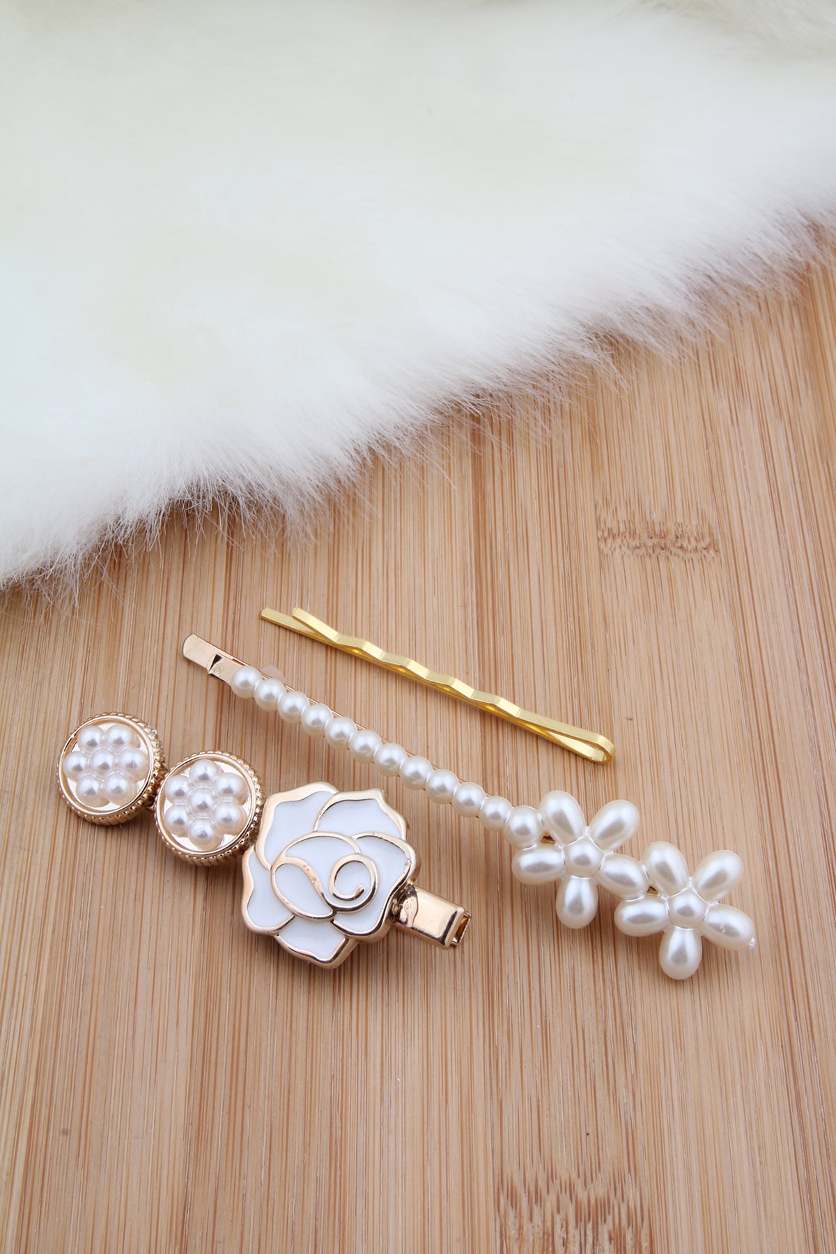 İncili Çiçekli 3 lü Yan Toka Seti