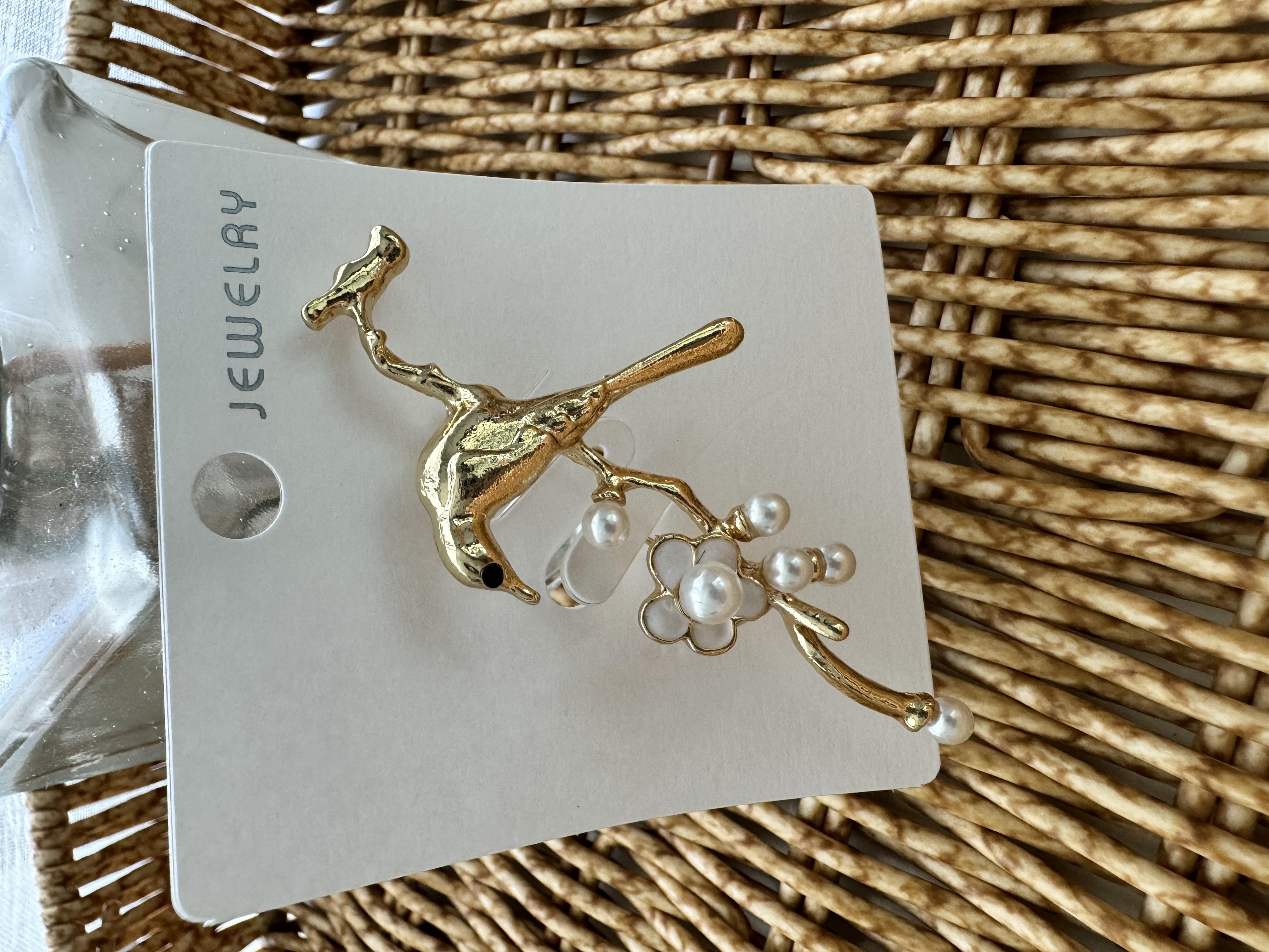 İncili Daldaki Kuş Broş