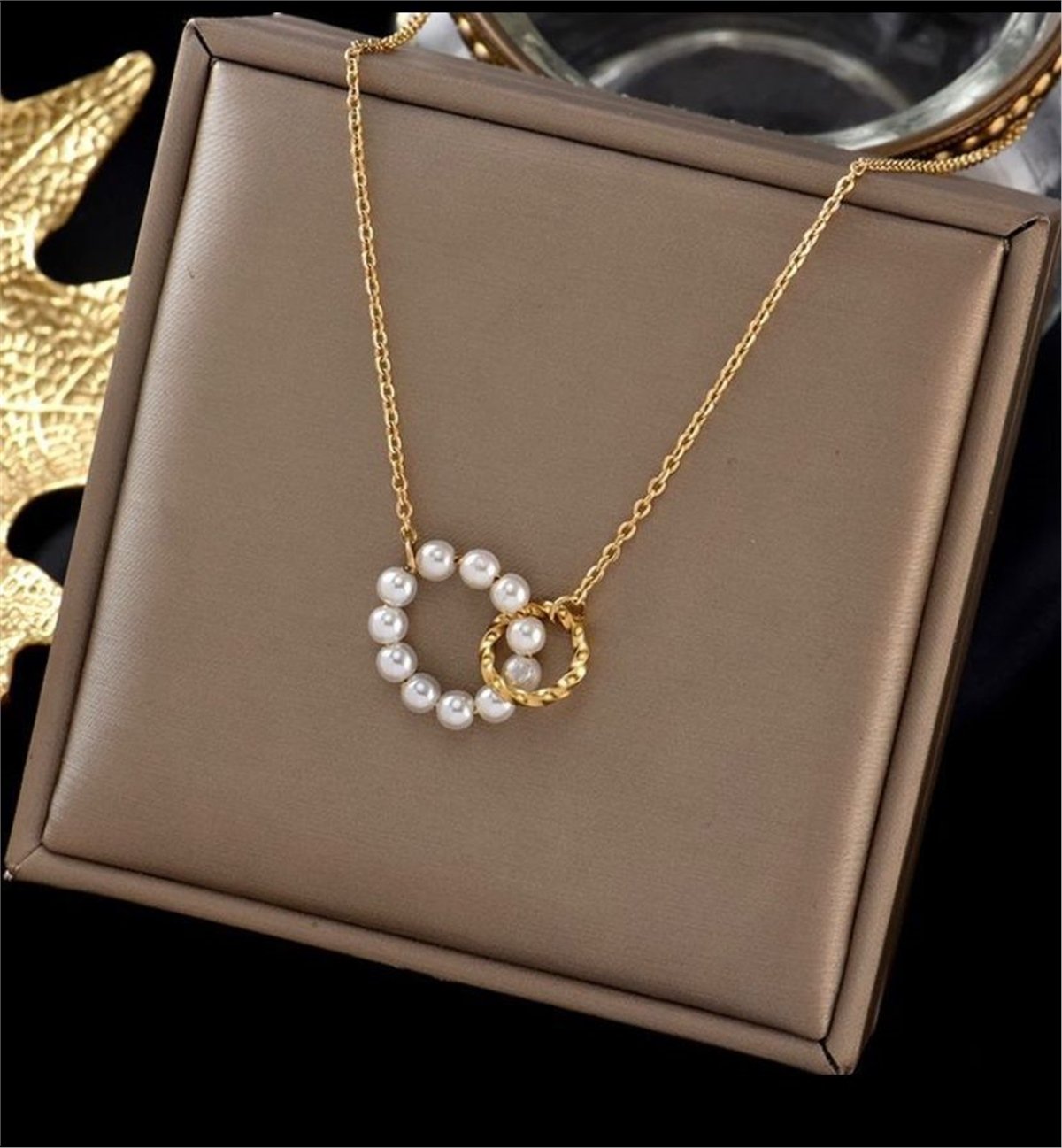 İncili Halka Figürlü Zincir Kolye