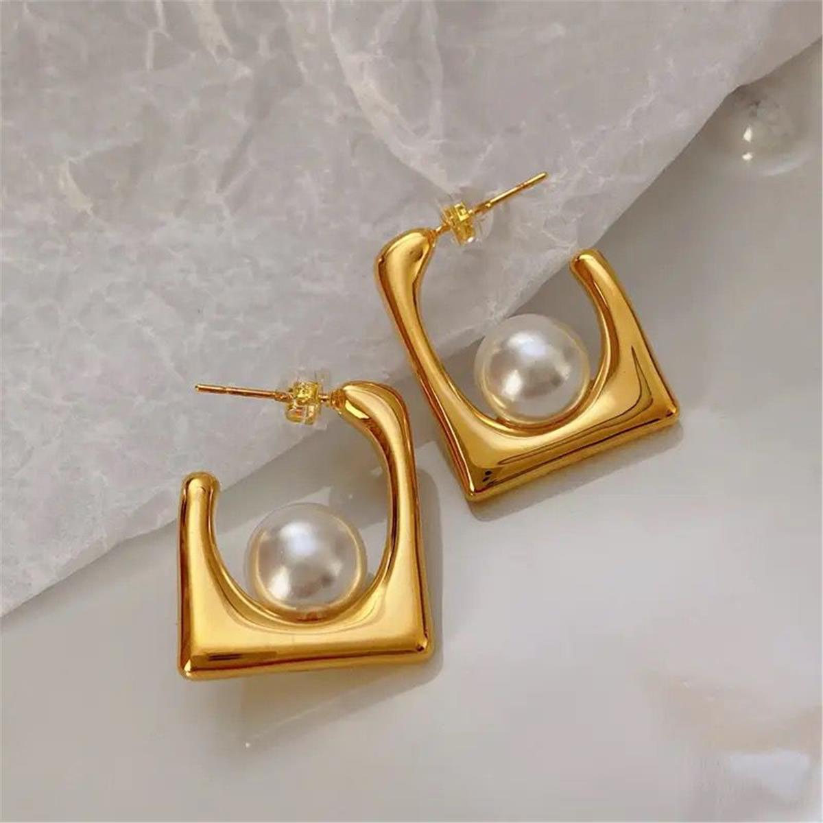 İncili Köşeli Kare Halka Küpe