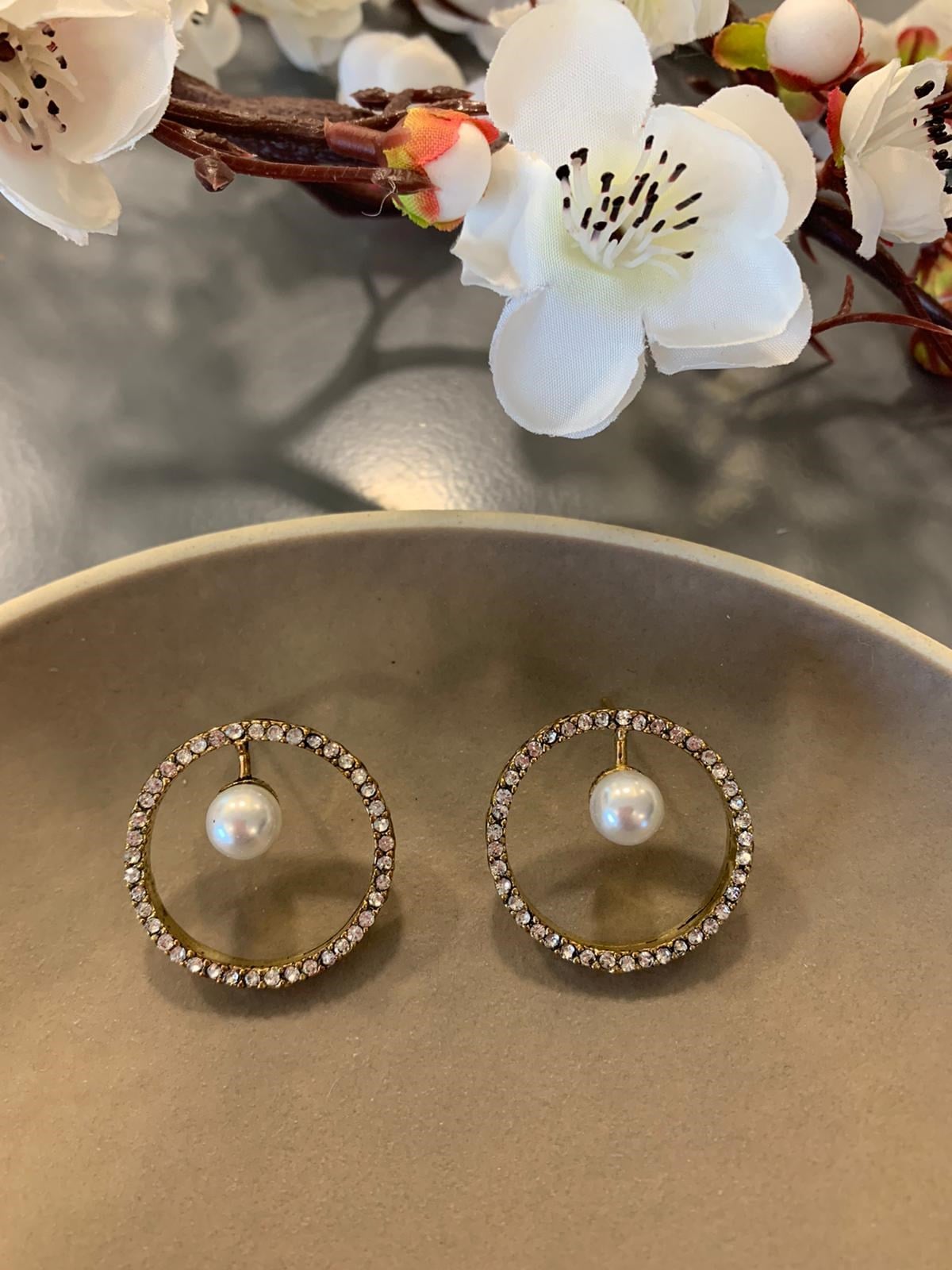 İncili Kristalli Bronz Metal Daire Küpe