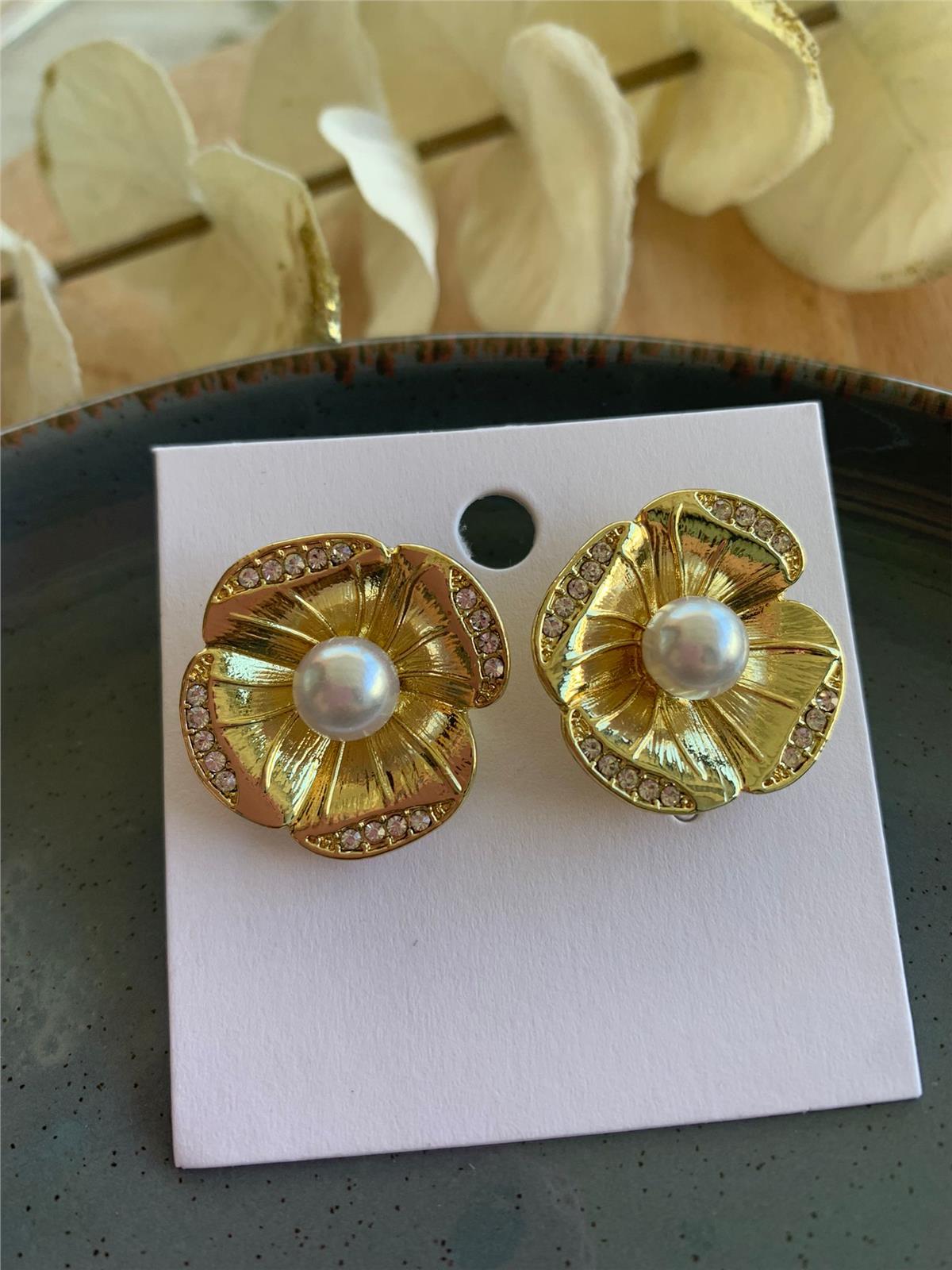 İncili Kristalli Çiçek Küpe