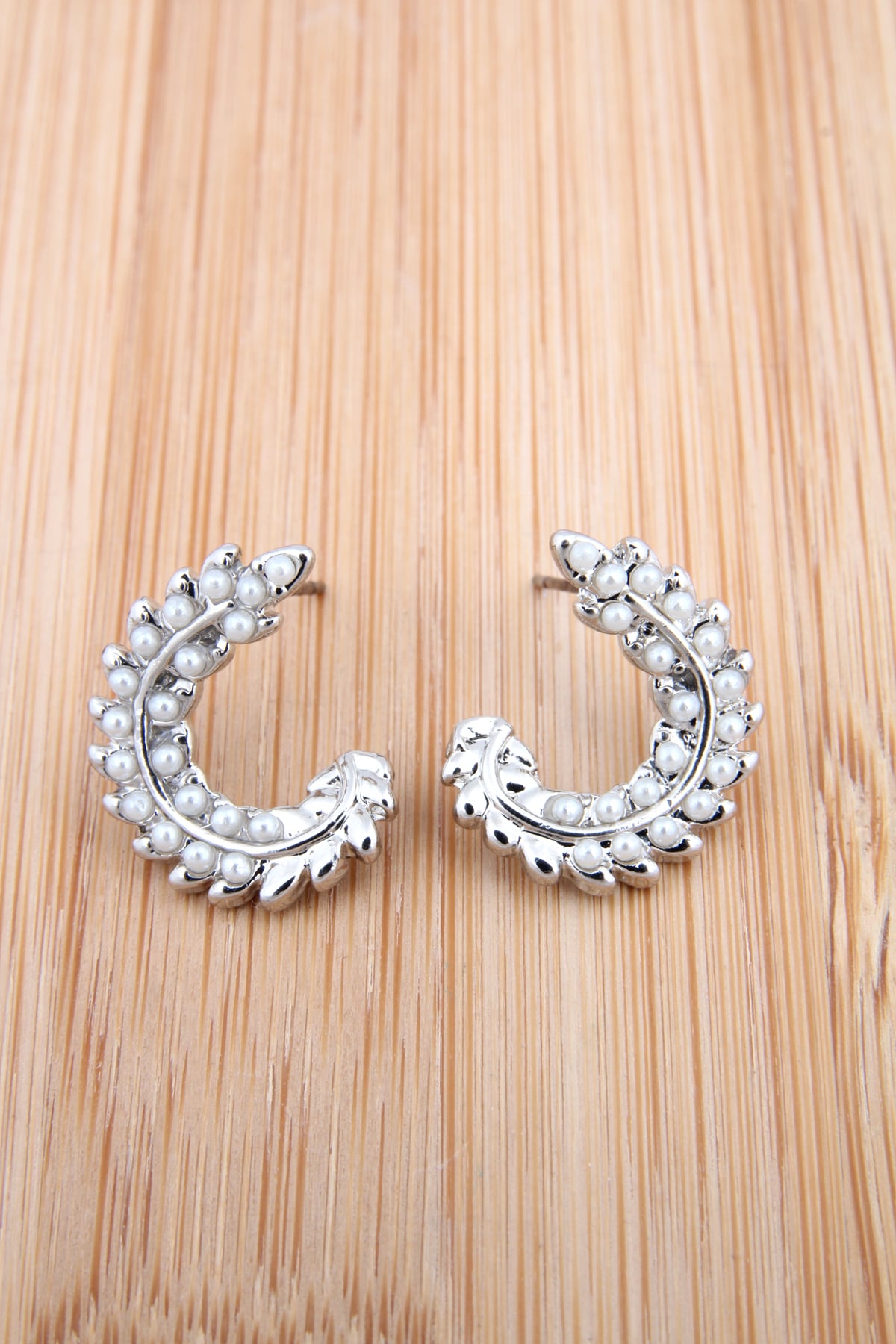 İncili Mini Kıvrımlı Yaprak Küpe-Silver