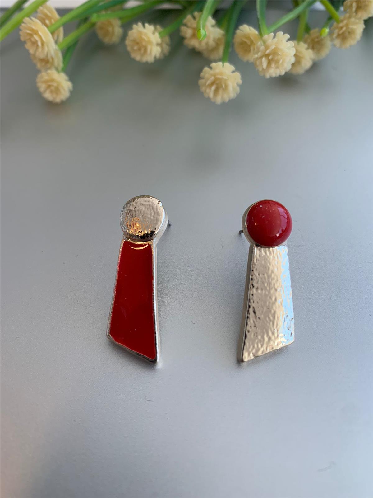 Kırmızı Gold Asimetrik Küpe