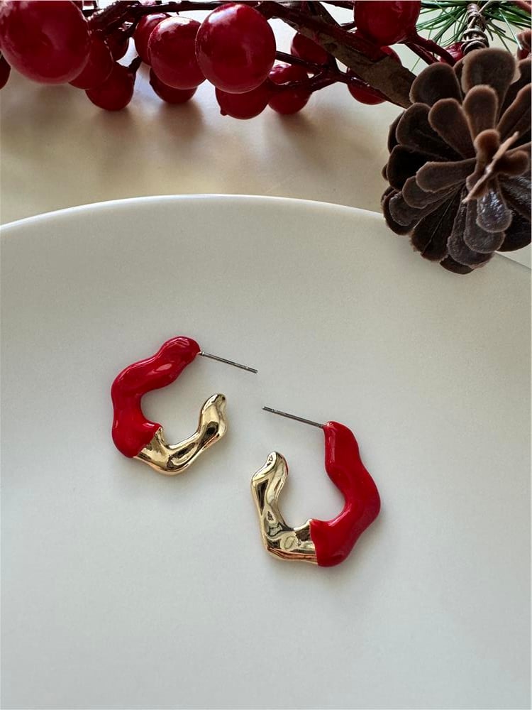 Kırmızı Mineli Dalgalı Halka Küpe