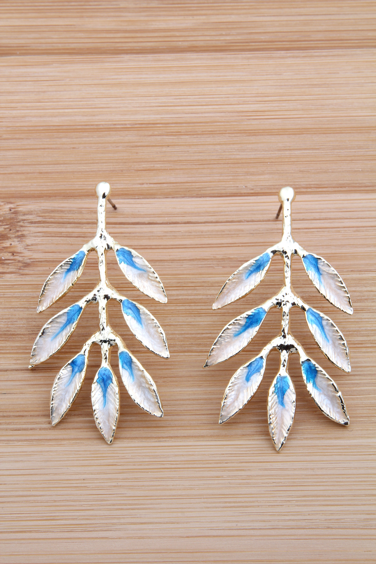 Krem Mavi Yaprak Küpe