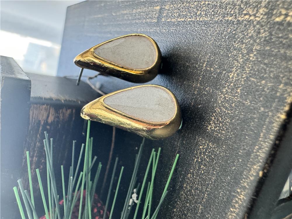 Krem Mineli Damla Küpe