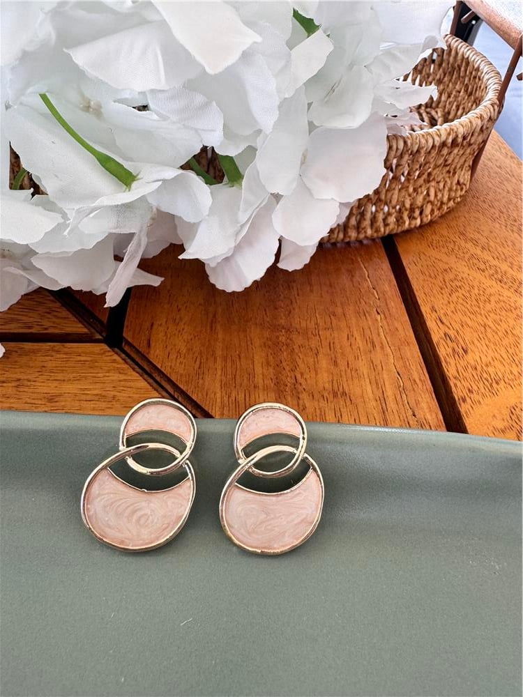 Krem Mineli İç İçe Daire Küpe