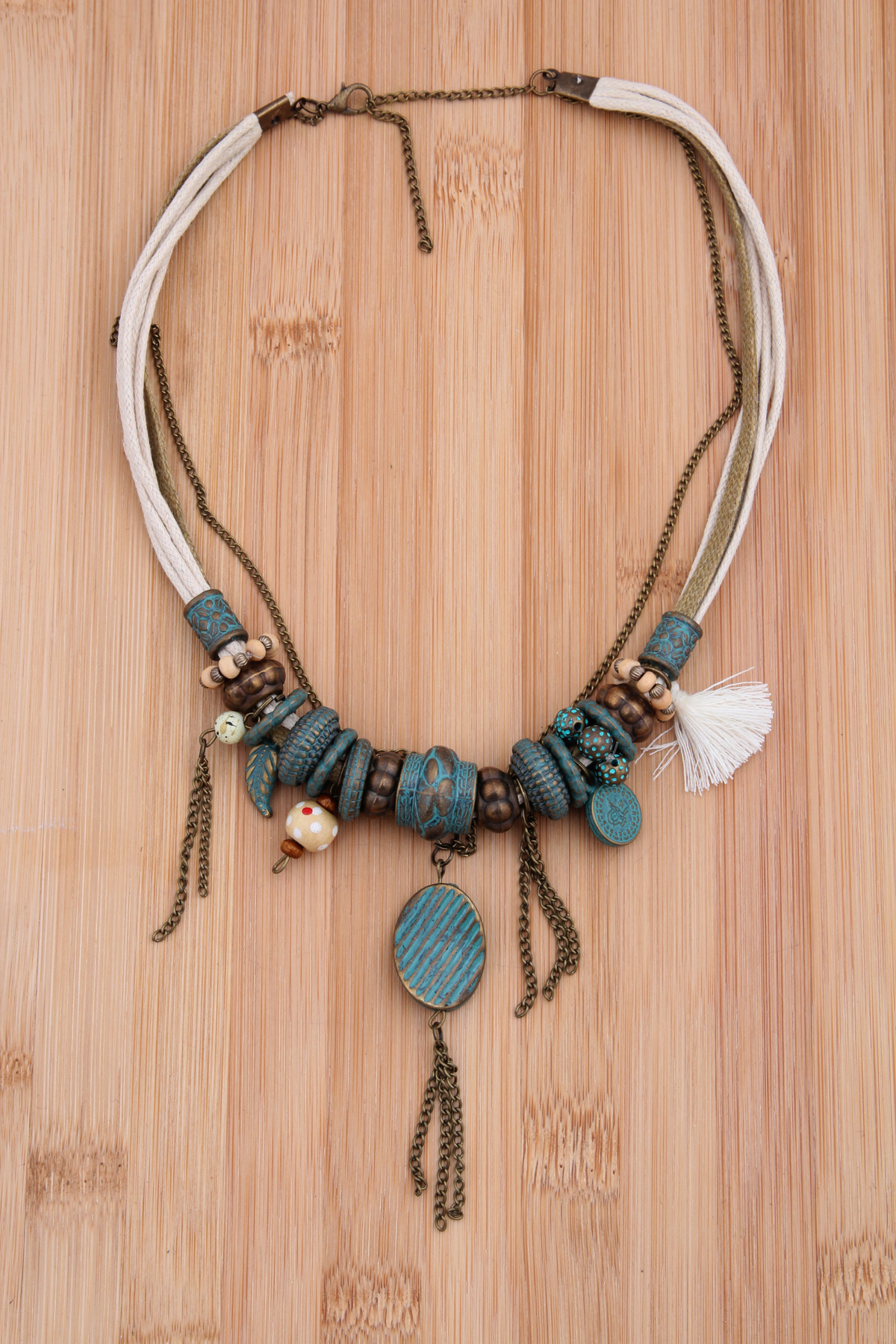 Krem Püsküllü Etnik Kolye