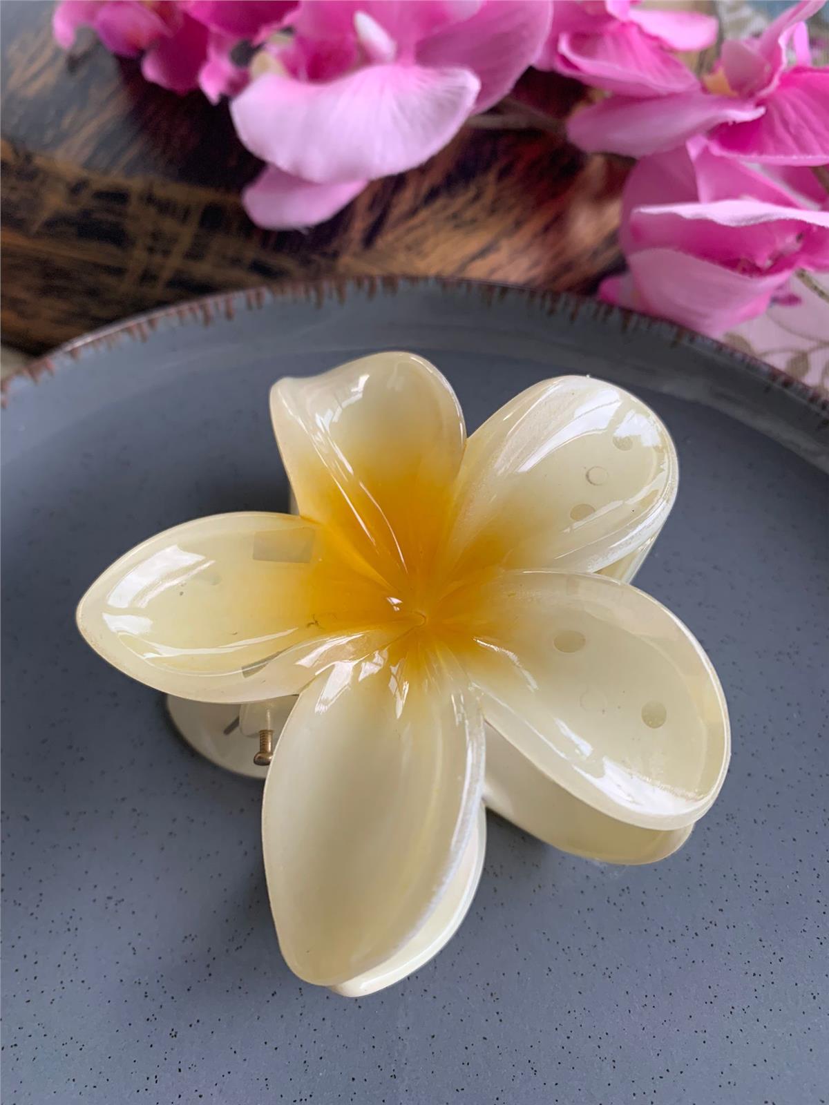 Krem Sarı Plumeria Çiçeği Mandal Toka