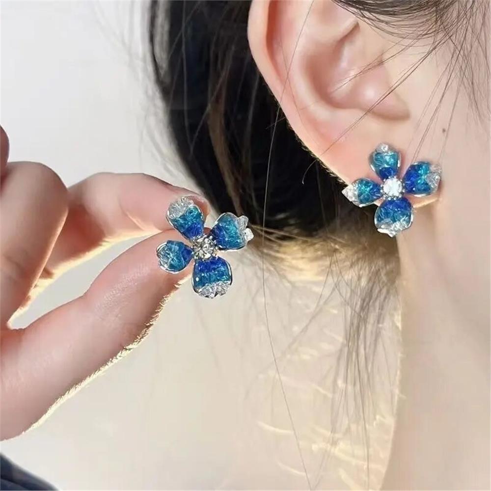 Lacivert Çiçek Küpe