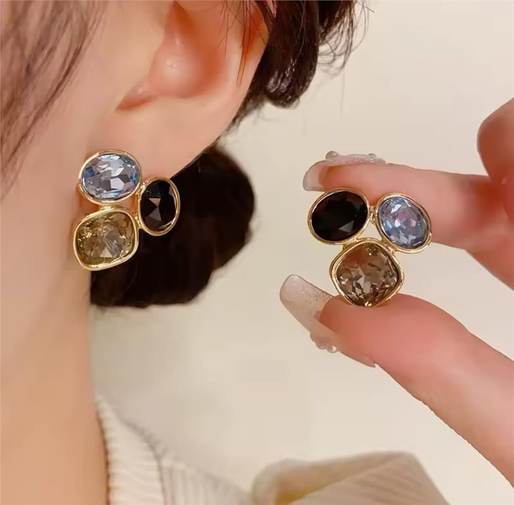 Mavi Bej Üç Taşlı Küpe