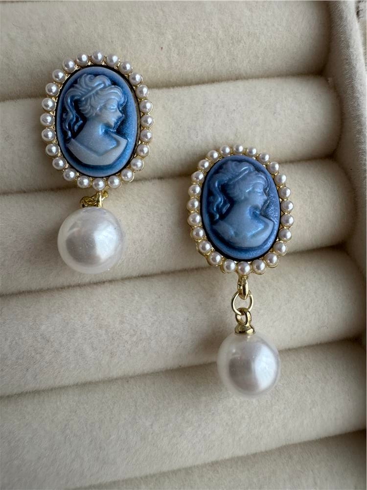Mavi Lady Cameo Kabartmalı İnci Sallantılı Vintage Küpe