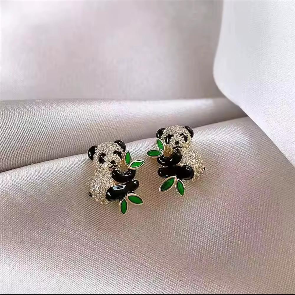 Mini Taşlı Panda Küpe