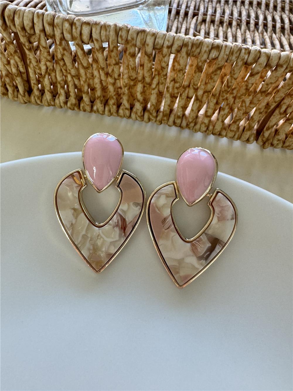 Pembe Bej Alacalı Küpe