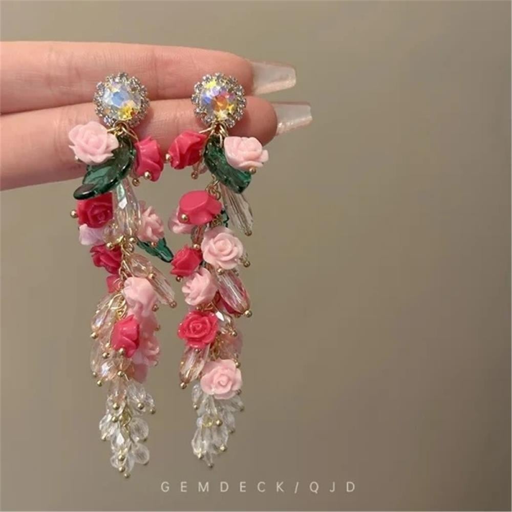 Pembe Çiçek ve Yaprak Sallantılı Küpe