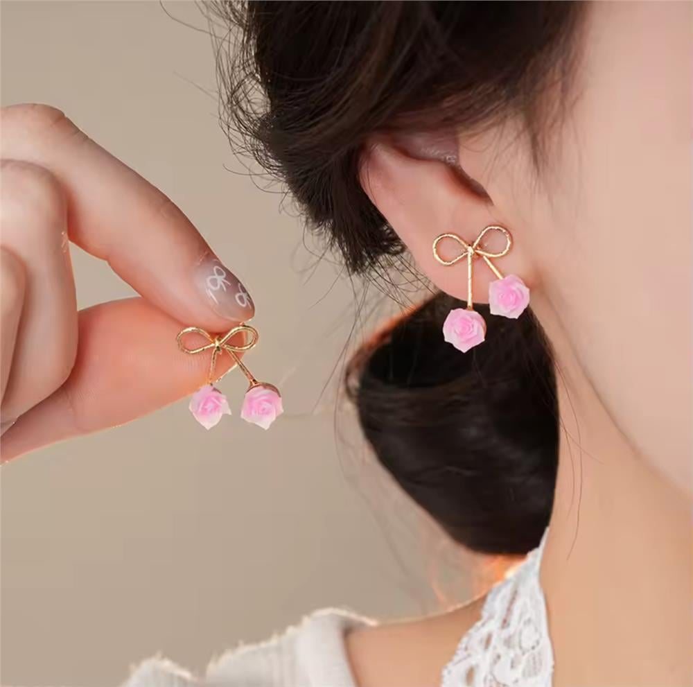 Pembe Çiçekli Fiyonk Küpe