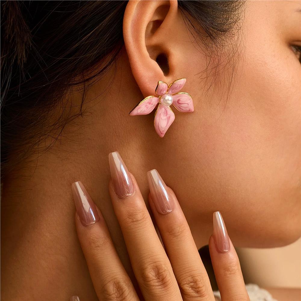 Pembe İncili Çiçek Çelik Küpe