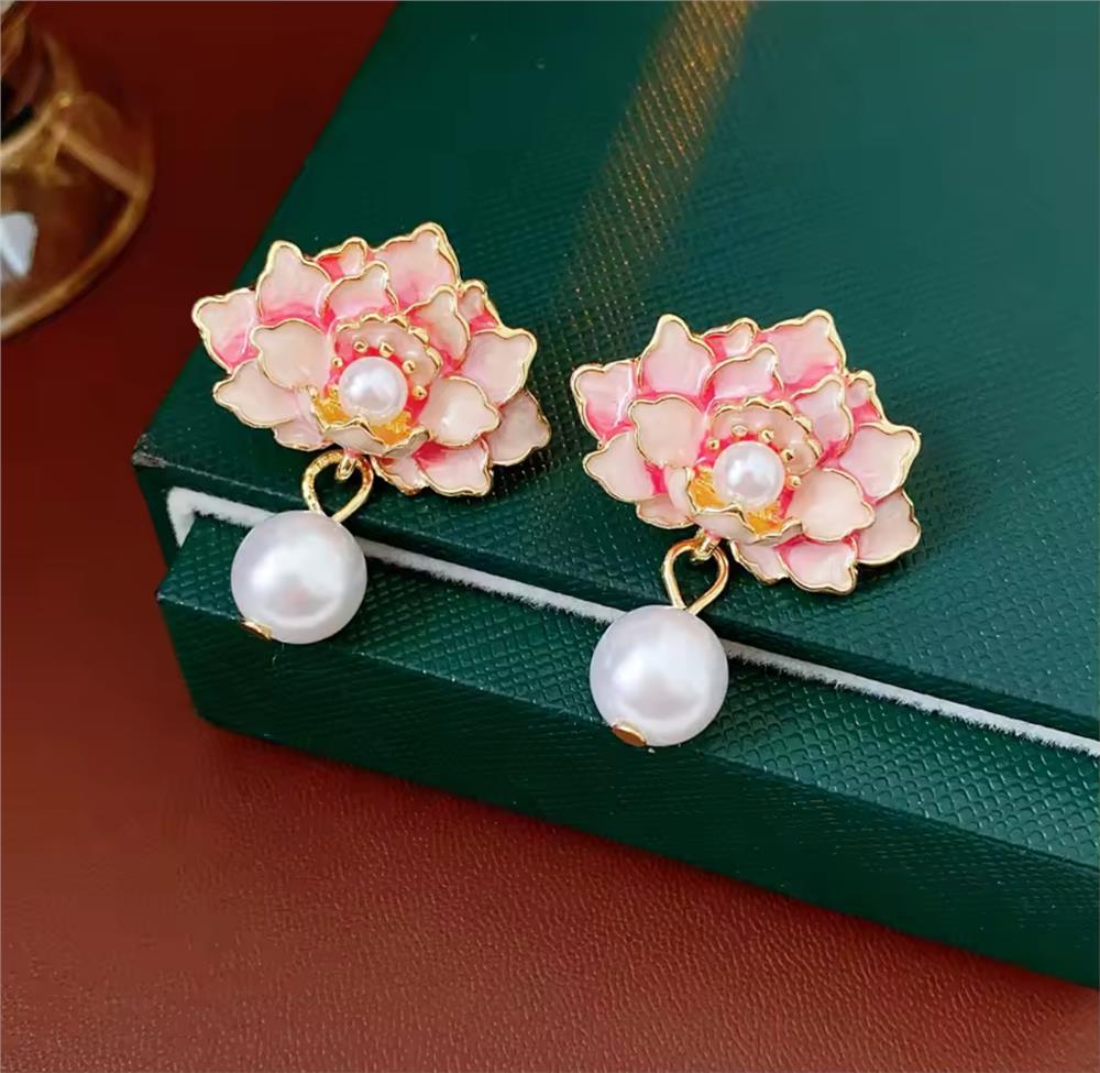 Pembe İncili Lotus Çiçek Küpe