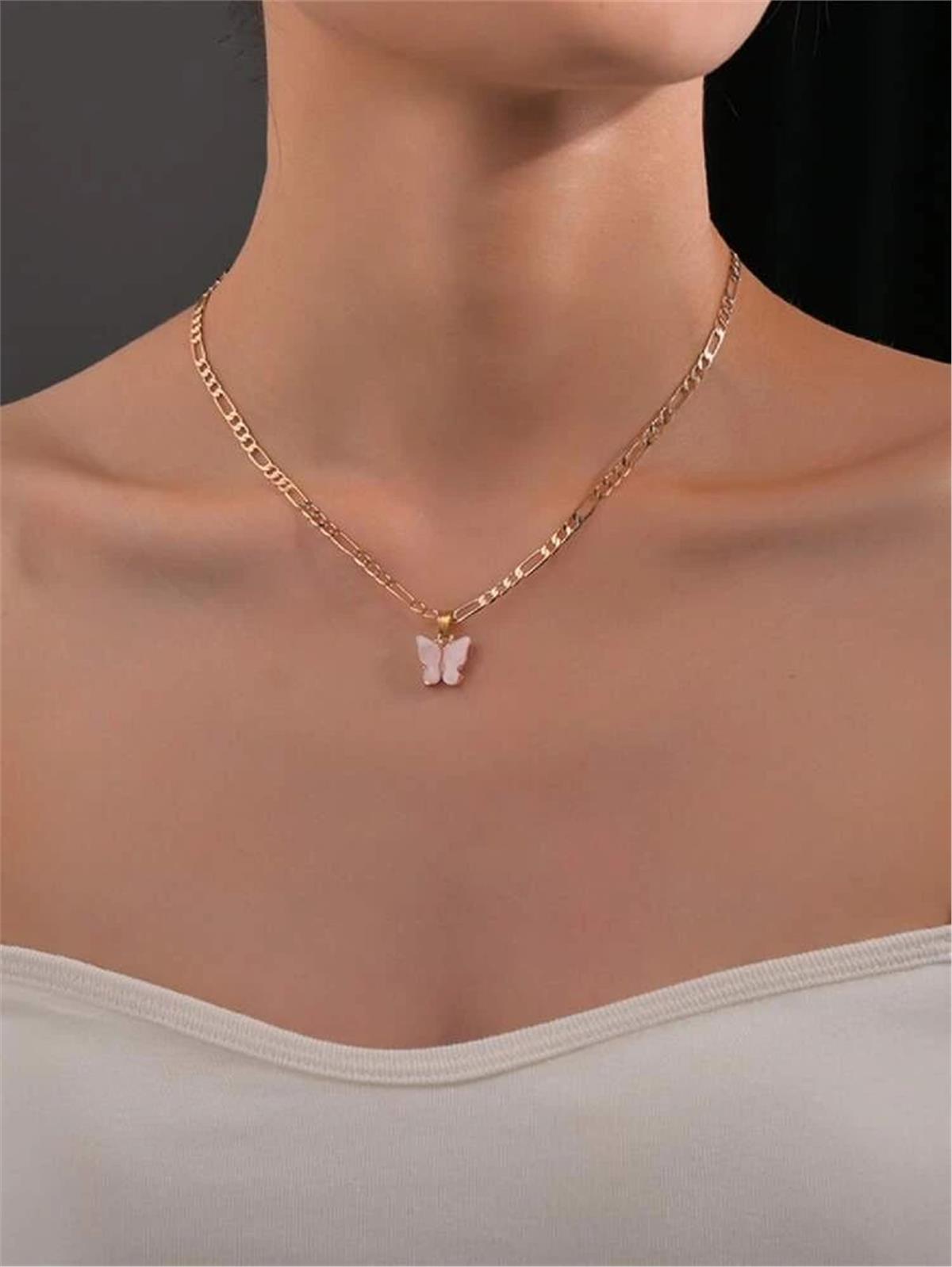 Pembe Kelebek Figürlü Gold Zincir Kolye