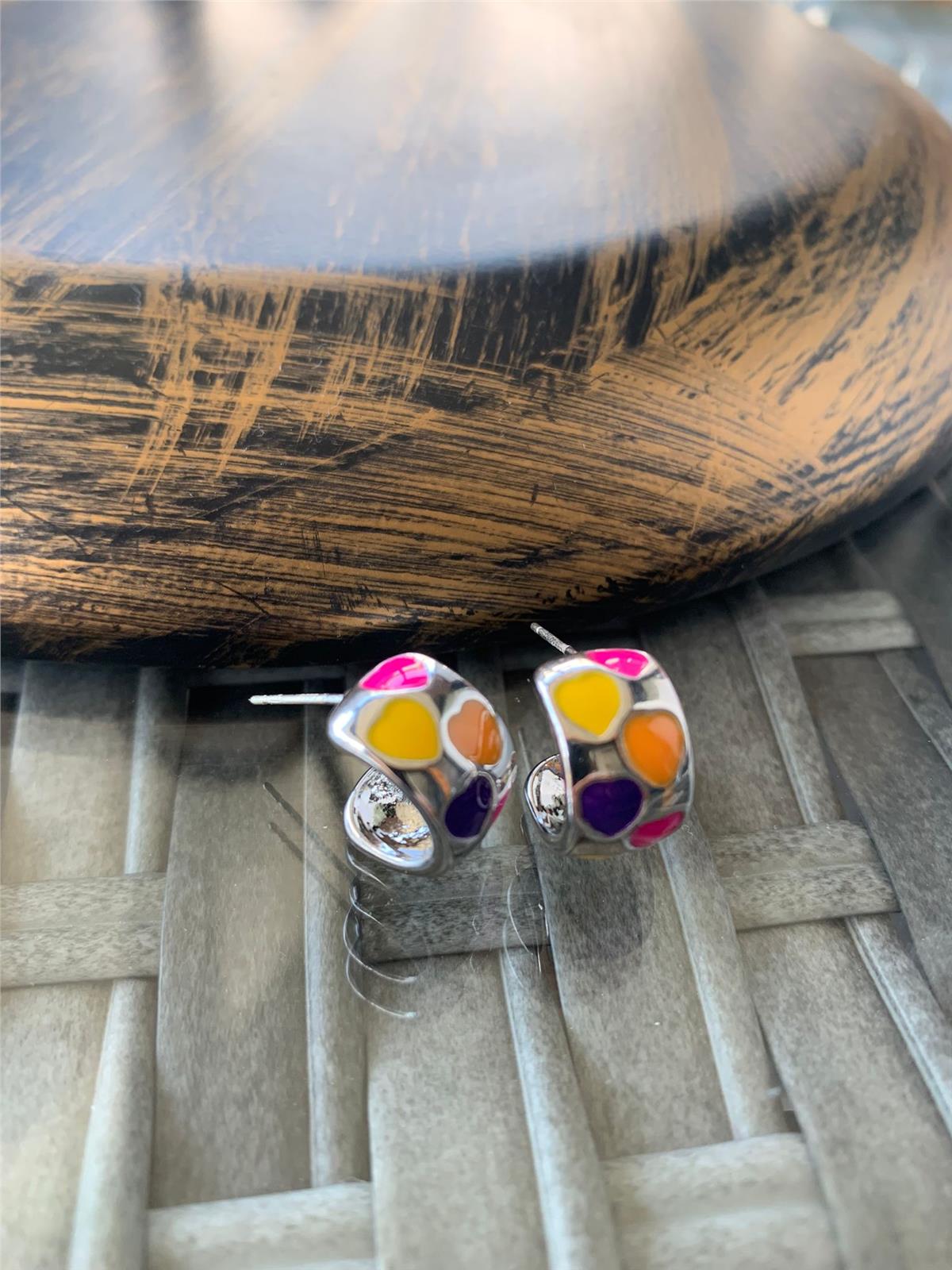 Renkli Kalp Desenli Silver Halka Küpe