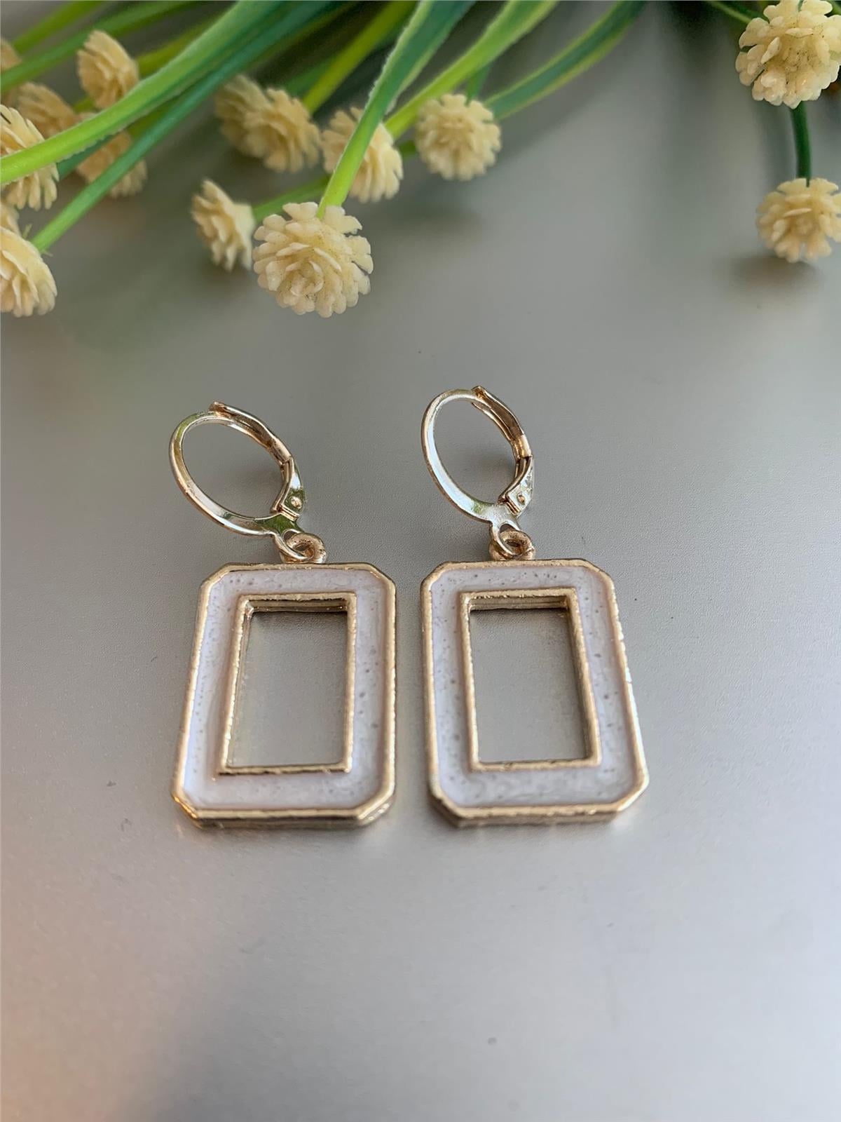 Sedef Dikdörtgen Halkalı Küpe