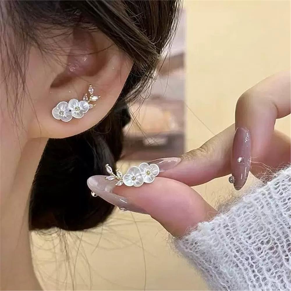 Sedef Yapraklı Mini Dal Küpe