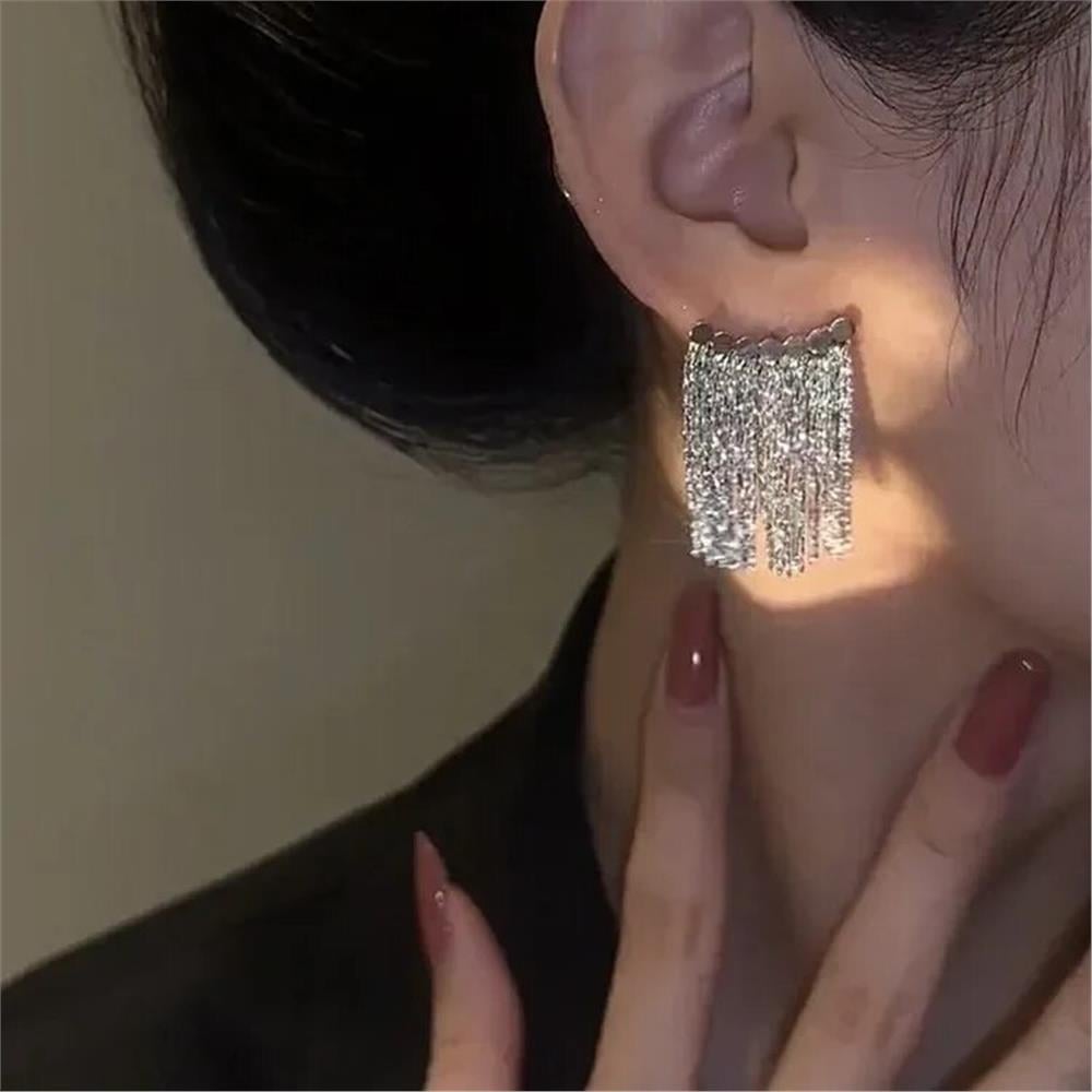 Silver Saçaklı Zincir Küpe