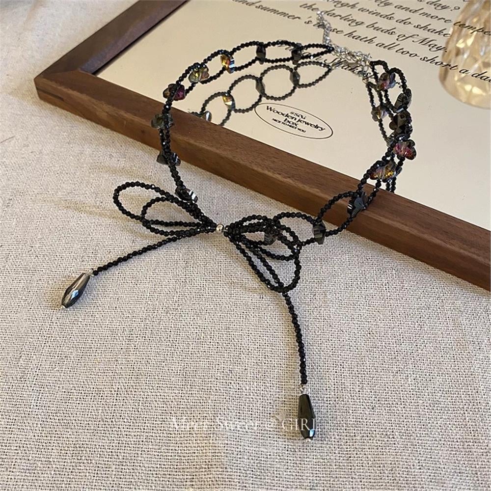 Siyah Fiyonklu Kristal Örme Kolye