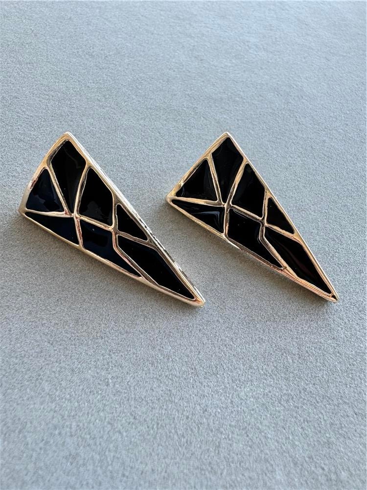 Siyah Geometrik Çizgili Üçgen Küpe