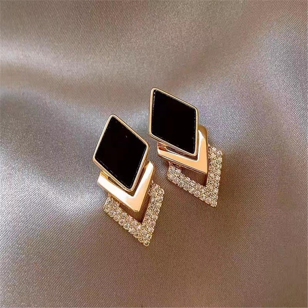 Siyah Gold Dörtgen Küpe