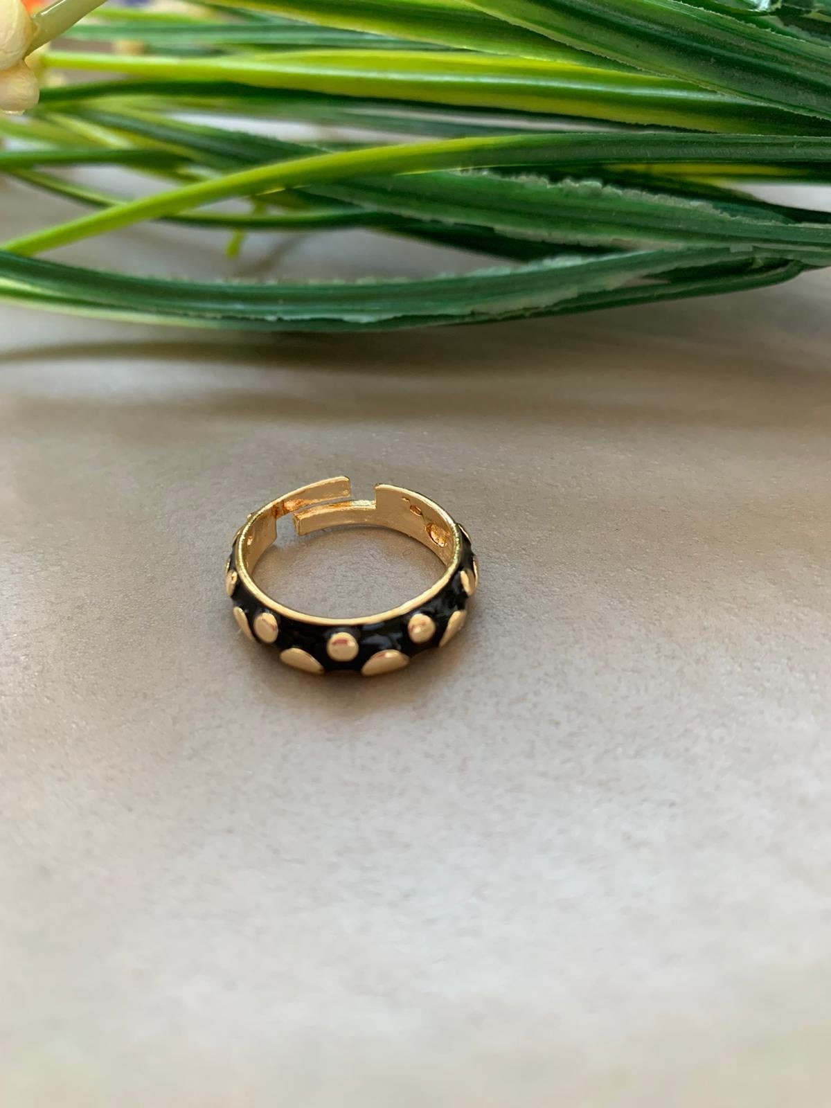 Siyah Gold Dots Yüzük Ayarlanabilir