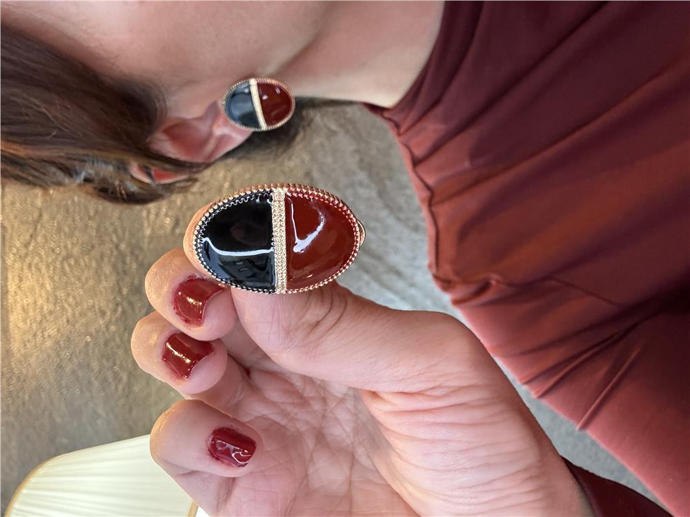 Siyah Kırmızı Oval Vintage Küpe