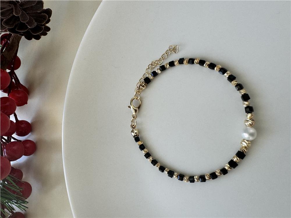 Siyah Kristalli İncili Bileklik