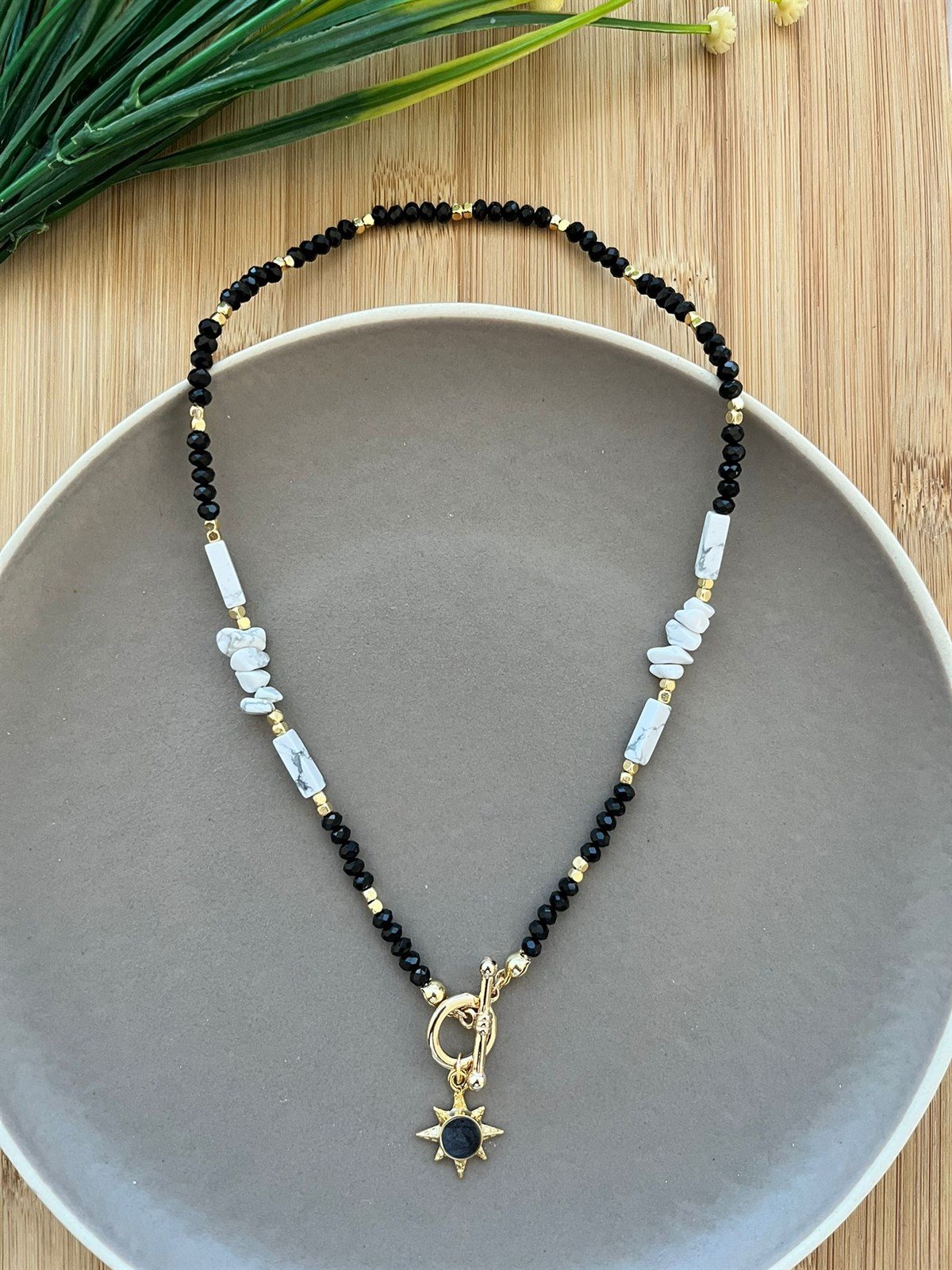 Siyah Oniks ve Mermer Desenli Varasit Taşlı Kuzey Yıldızı Kolye