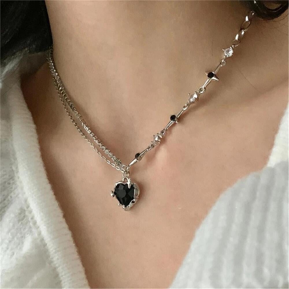 Siyah Taşlı Kalp Silver Kolye