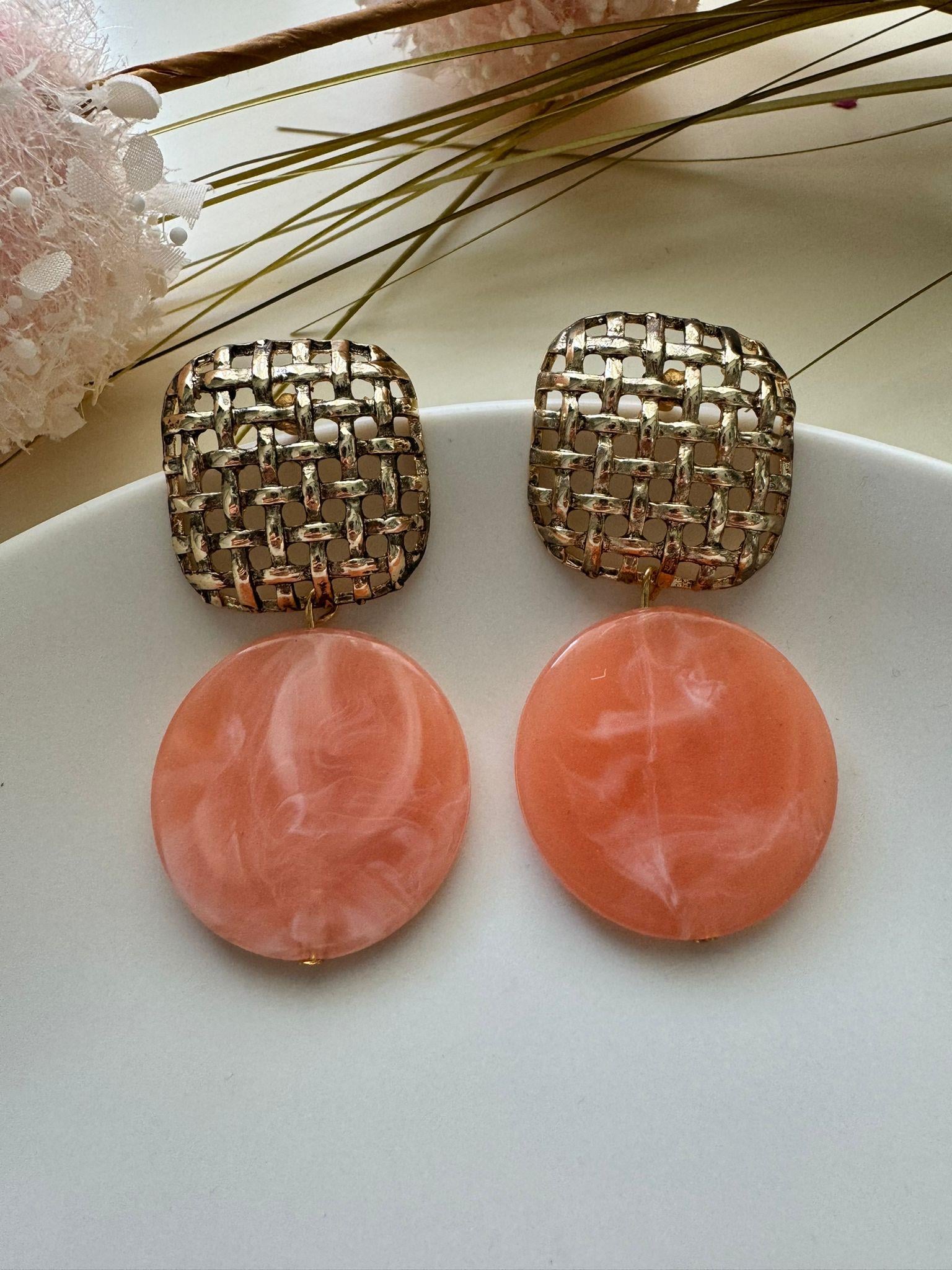 Somon Alacalı Daire Boncuklu Gold Tasarım Küpe