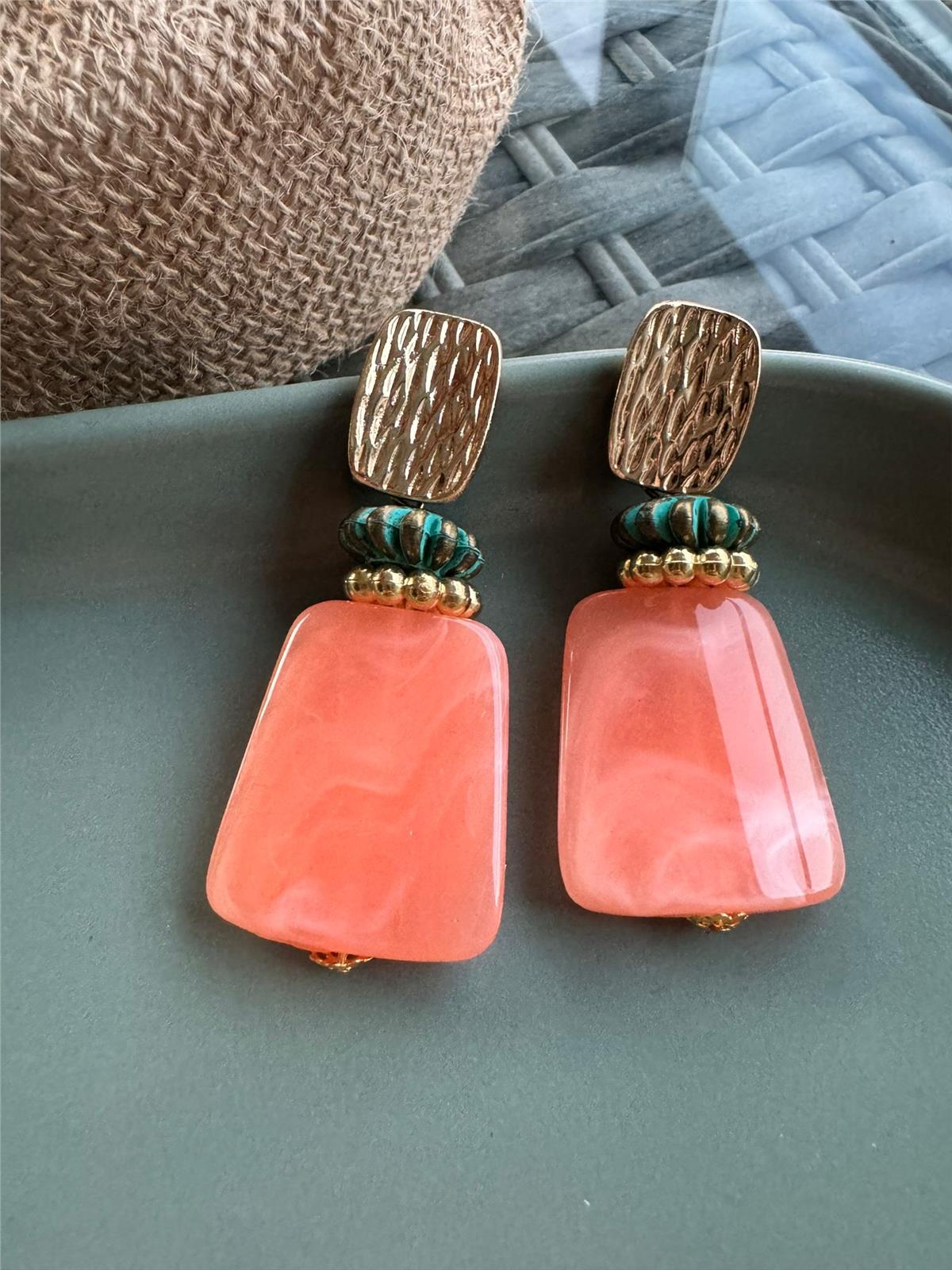 Somon Pembe Dörtgen Boncuklu Tasarım Küpe