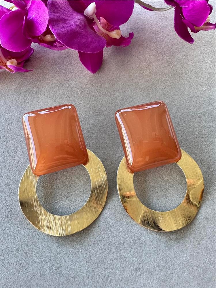 Taba Kare Taşlı Gold Büyük Plaka Küpe