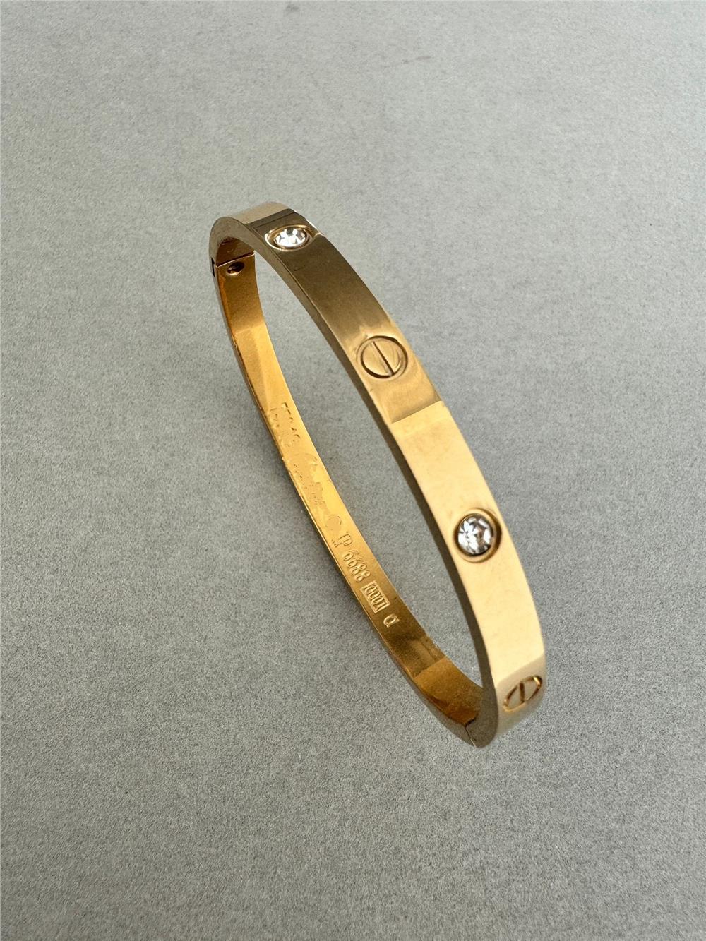 Taşlı Desenli Çelik Bileklik