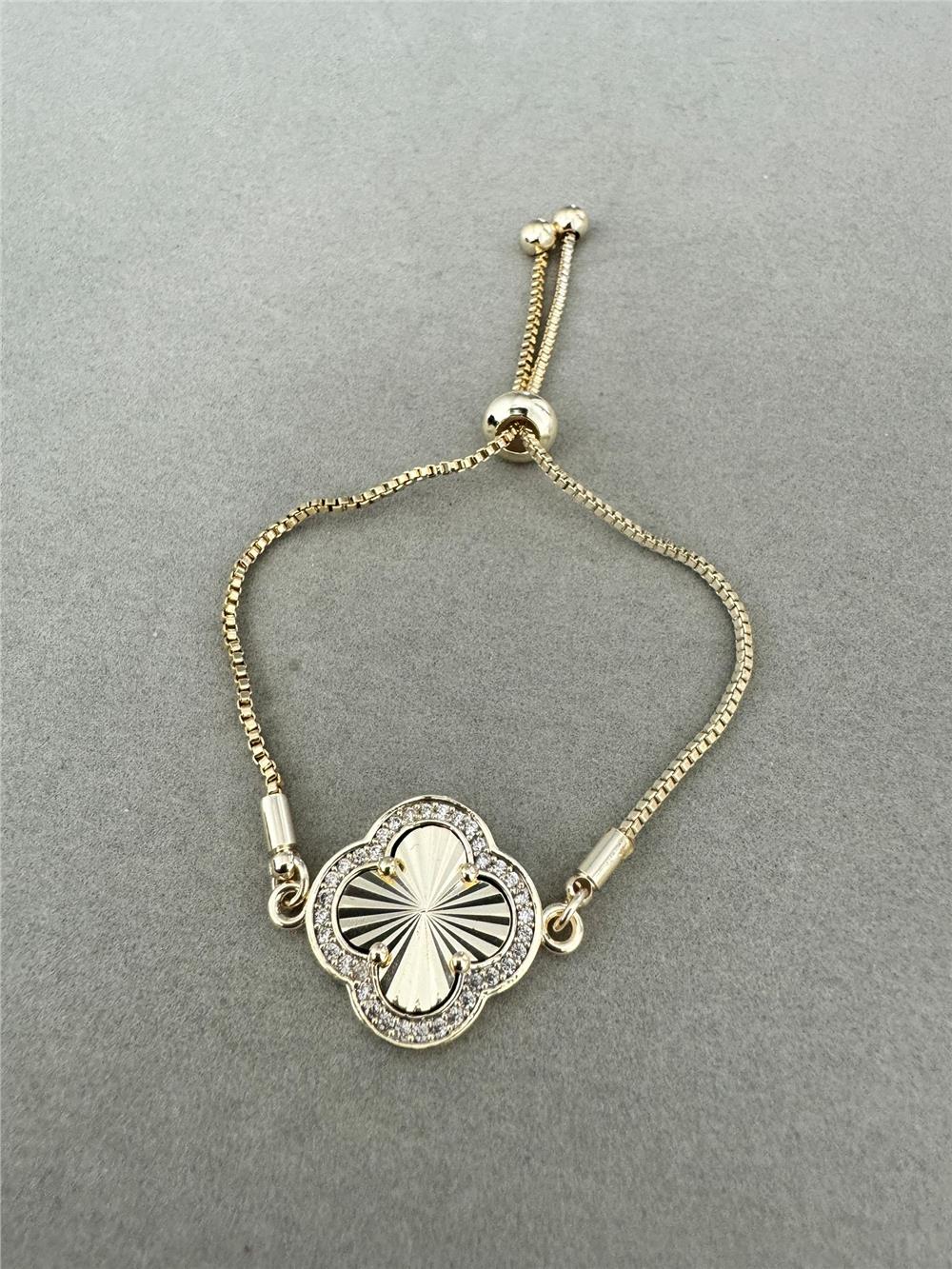 Taşlı Yonca Asansörlü Bileklik
