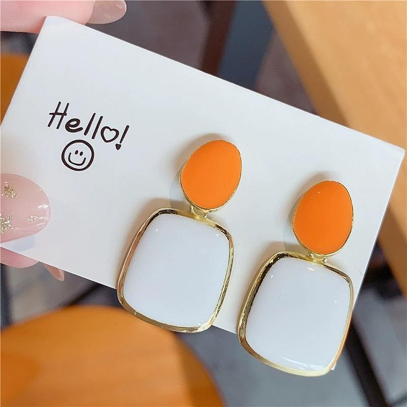 Turuncu Beyaz Mineli Küpe 