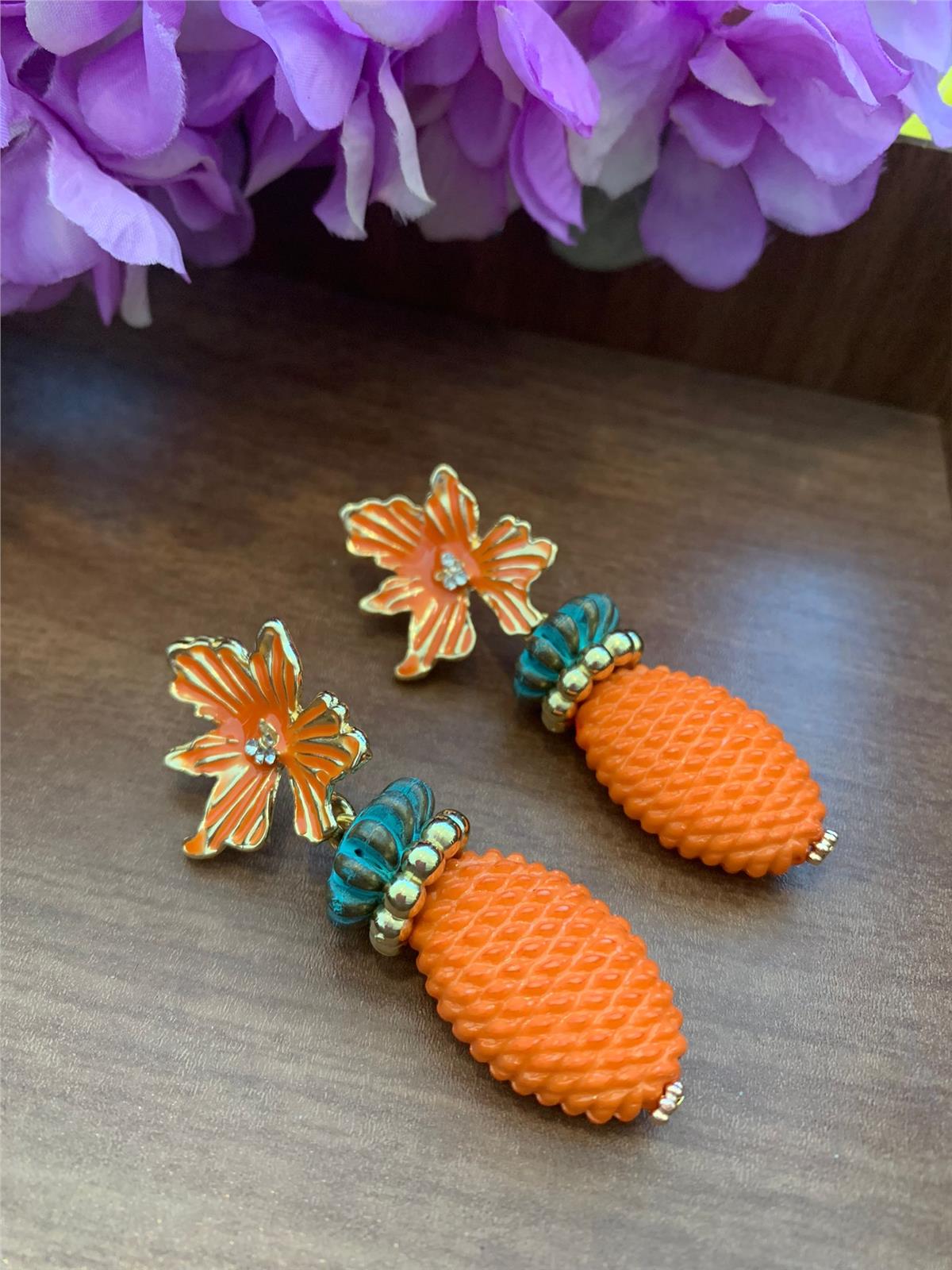 Turuncu Çiçekli Tasarım Küpe