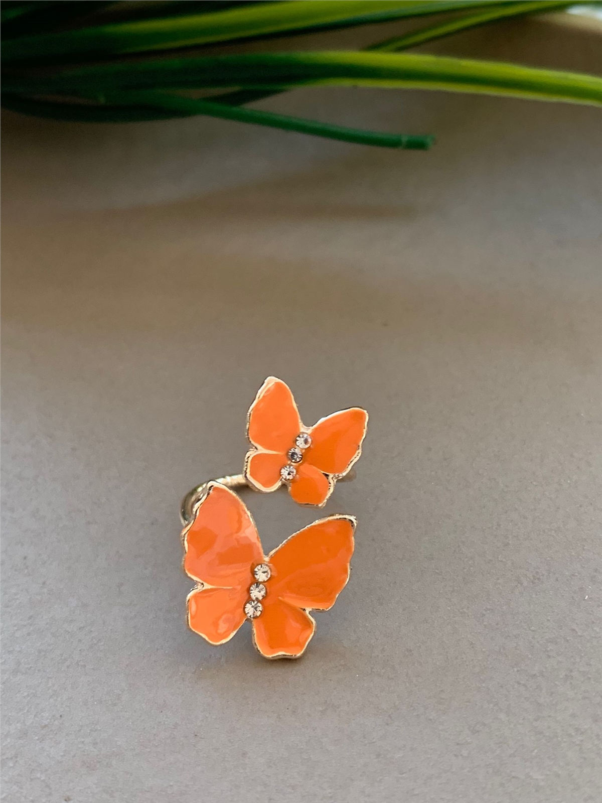 Turuncu Kelebek Yüzük