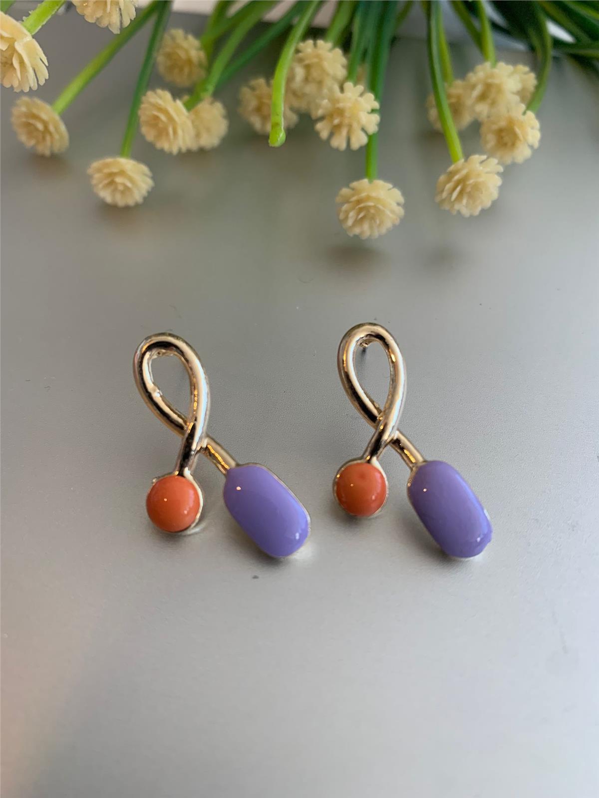 Turuncu Mor Kıvrım Küpe