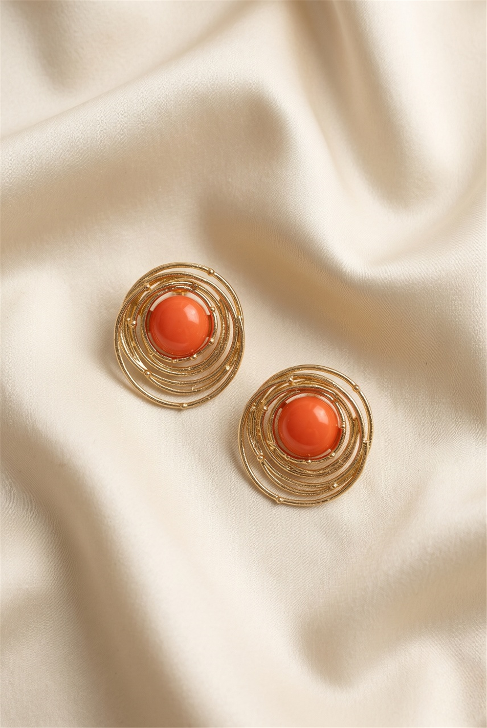 Turuncu Yuvarlak Taşlı Altın Rengi Halka Küpe