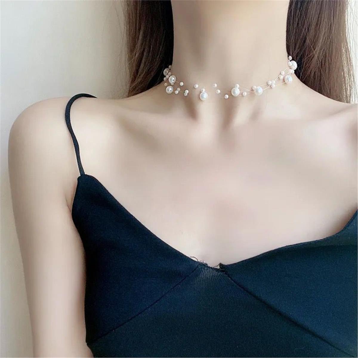 Üç Sıralı İncili Şeffaf Choker Kolye