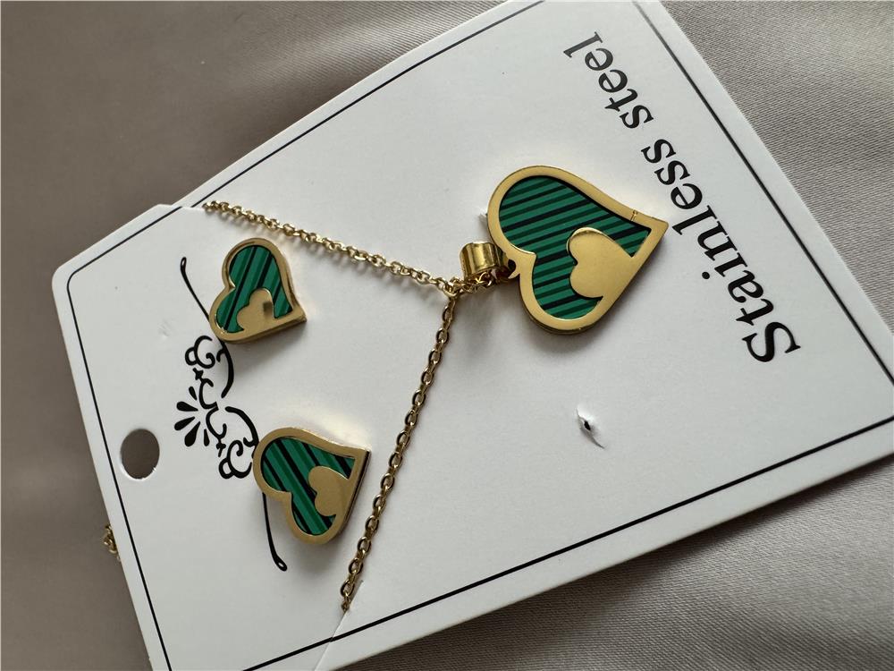 Yeşil Kalp Çelik Kolye Küpe Seti